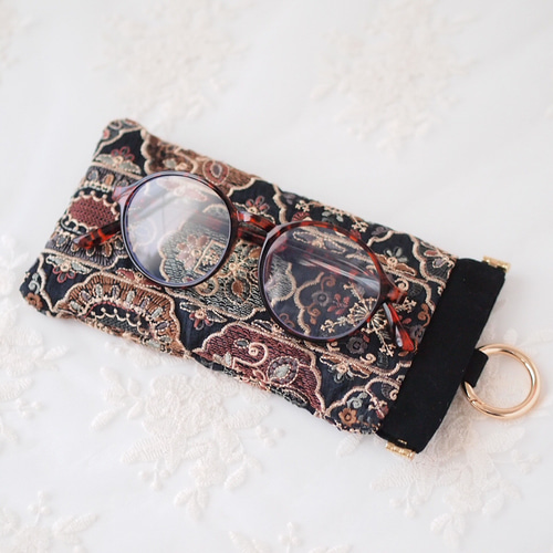 インド刺繍生地・メガネケース （カラビナ付き）・ブラック系 眼鏡