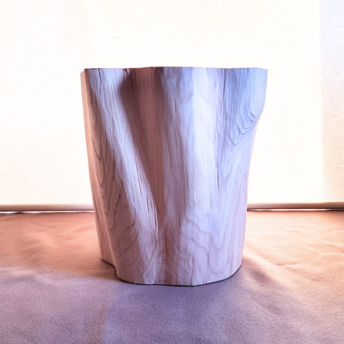 ナチュラルウッドのサイドテーブル 木の温もりとひのきの香り 椅子・花台