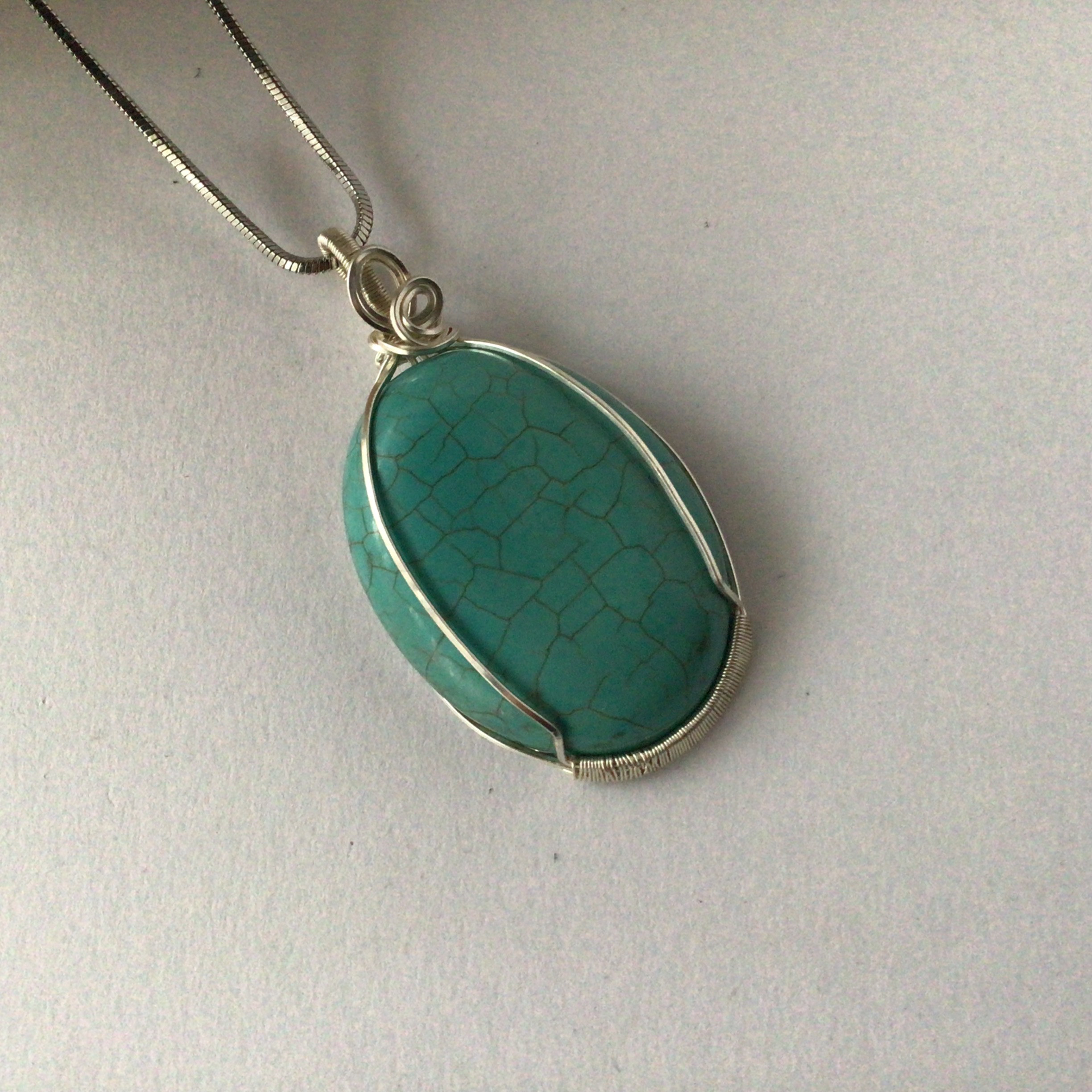 天然石　超大ぶりのトルコ石ペンダントのシルバーネックレス