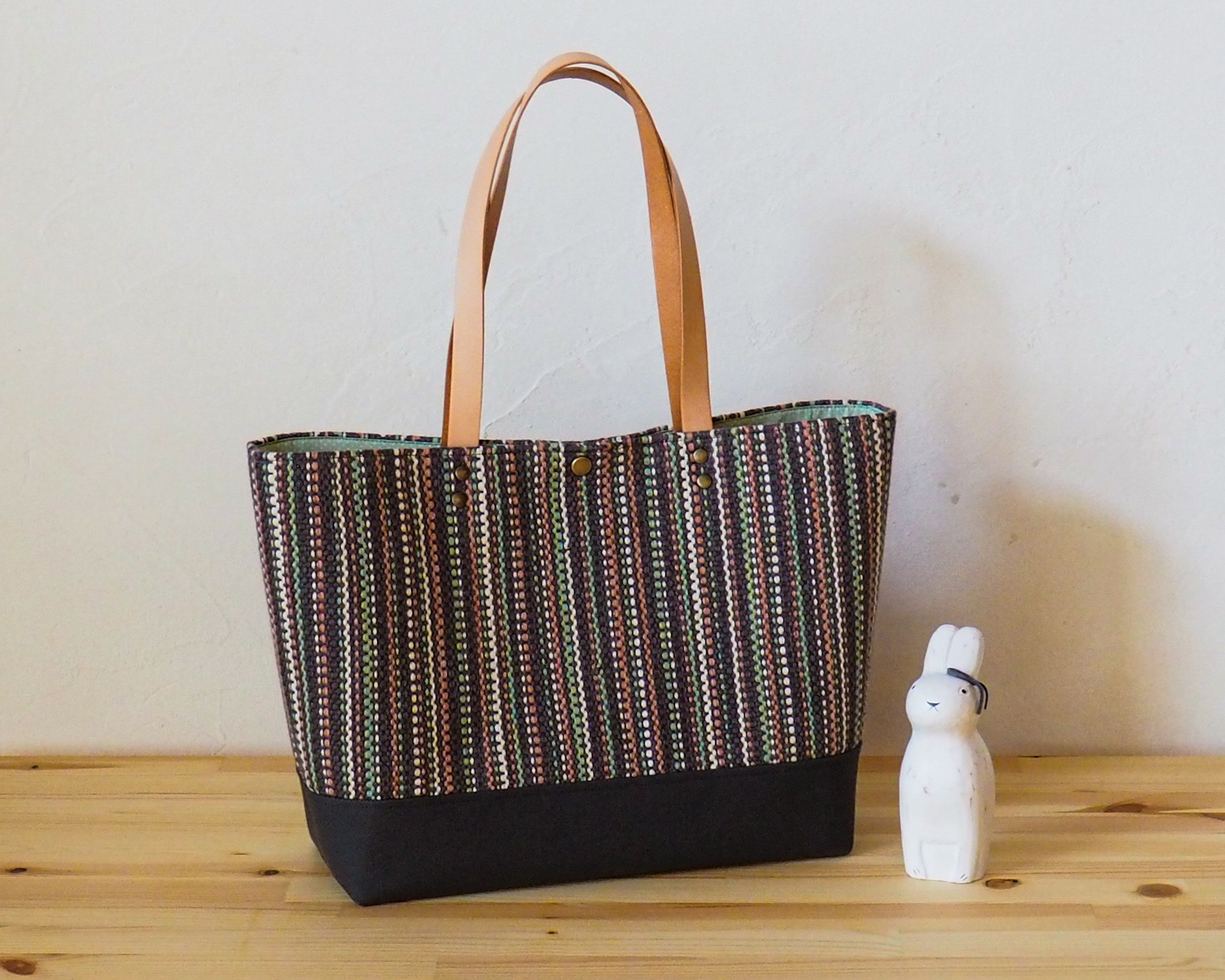 秋色マルチストライプ手織り布のA4大きめトート（グレー）