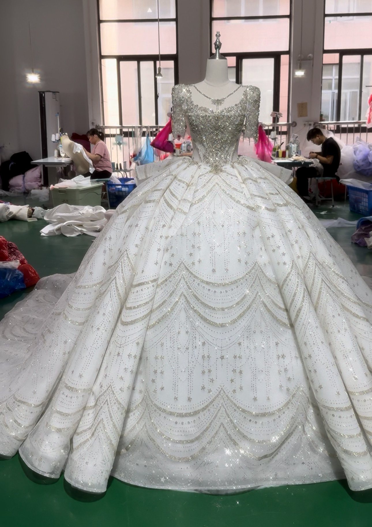 新作　お買い得　半袖　韓国風　ラメ入り　ラッフルスカート　プリンセスライン　編み上げ　サイズオーダー可能　ブライダル挙式