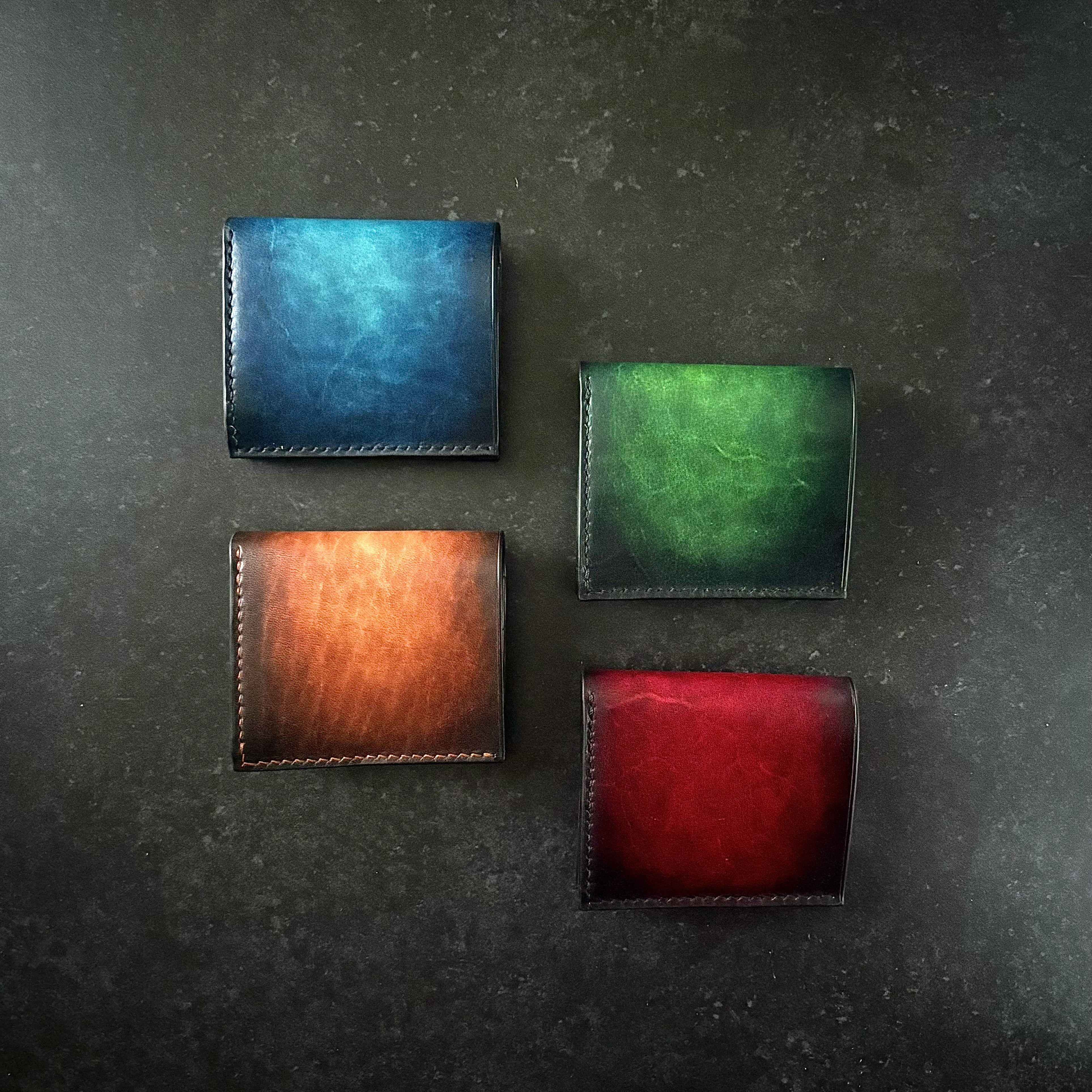 最小クラスの本革二つ折り財布｜ Leggero（レッジェーロ）