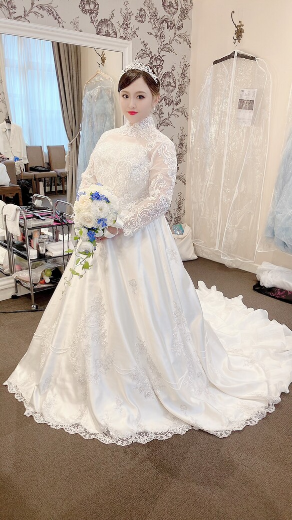 実例写真！ボレロ ロングスリーブ くるみボタン ハイネック キラキラスパンコール 魅惑の花レース ブライダル 花嫁