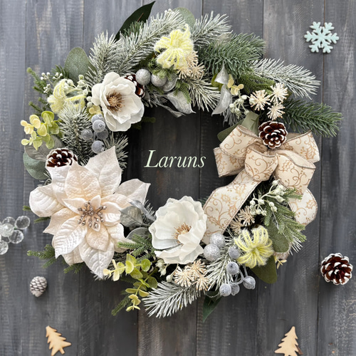 白ポインセチアの特大クリスマスリース ユーカリやローズヒップなど