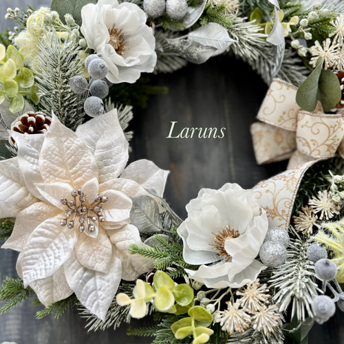 白ポインセチアの特大クリスマスリース ユーカリやローズヒップなど