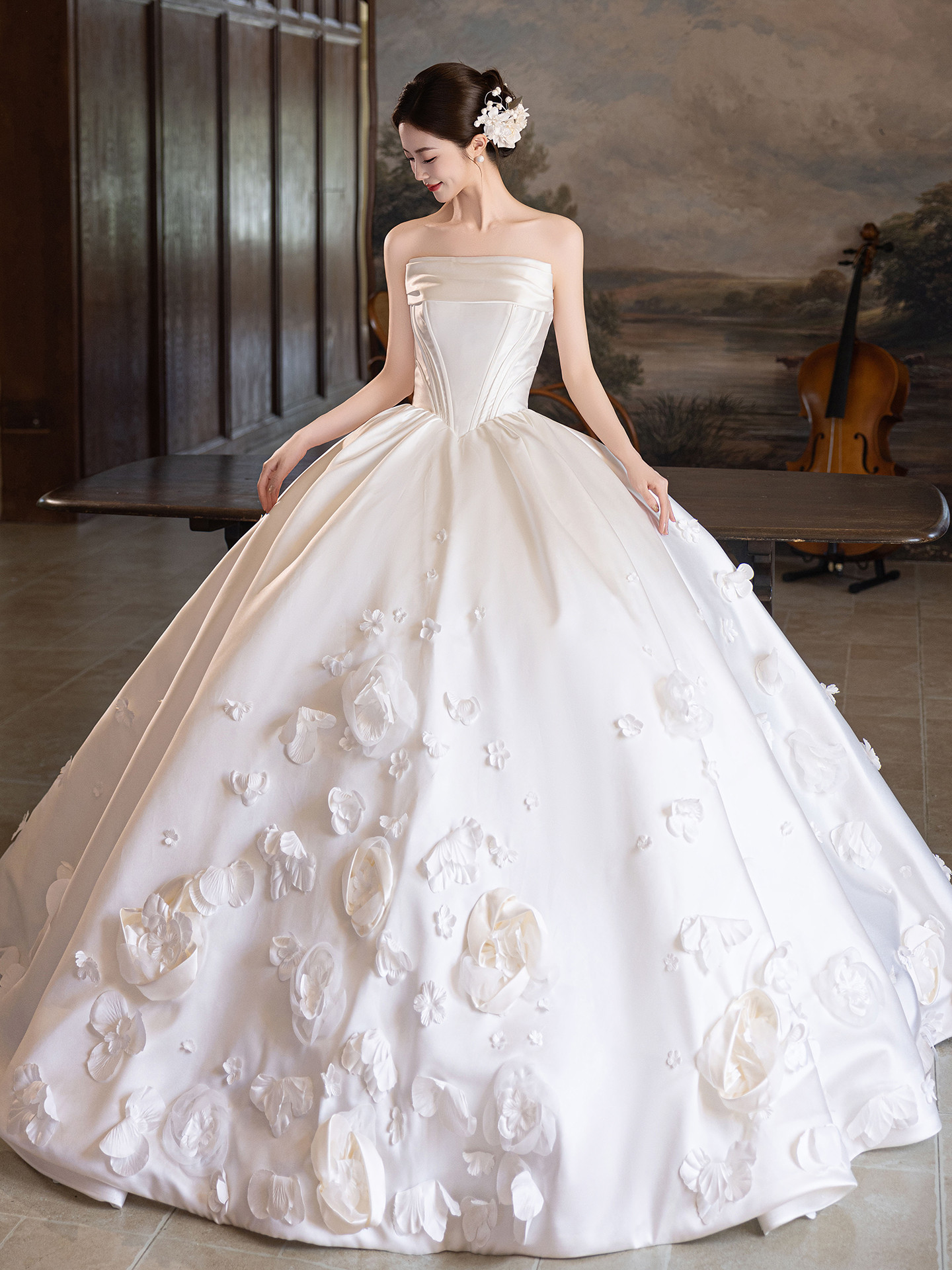 豪華 白 高級感 サテン 立体花 ウェディングドレス パーティー 結婚式 花嫁 演奏会 前撮り 披露宴 A7009