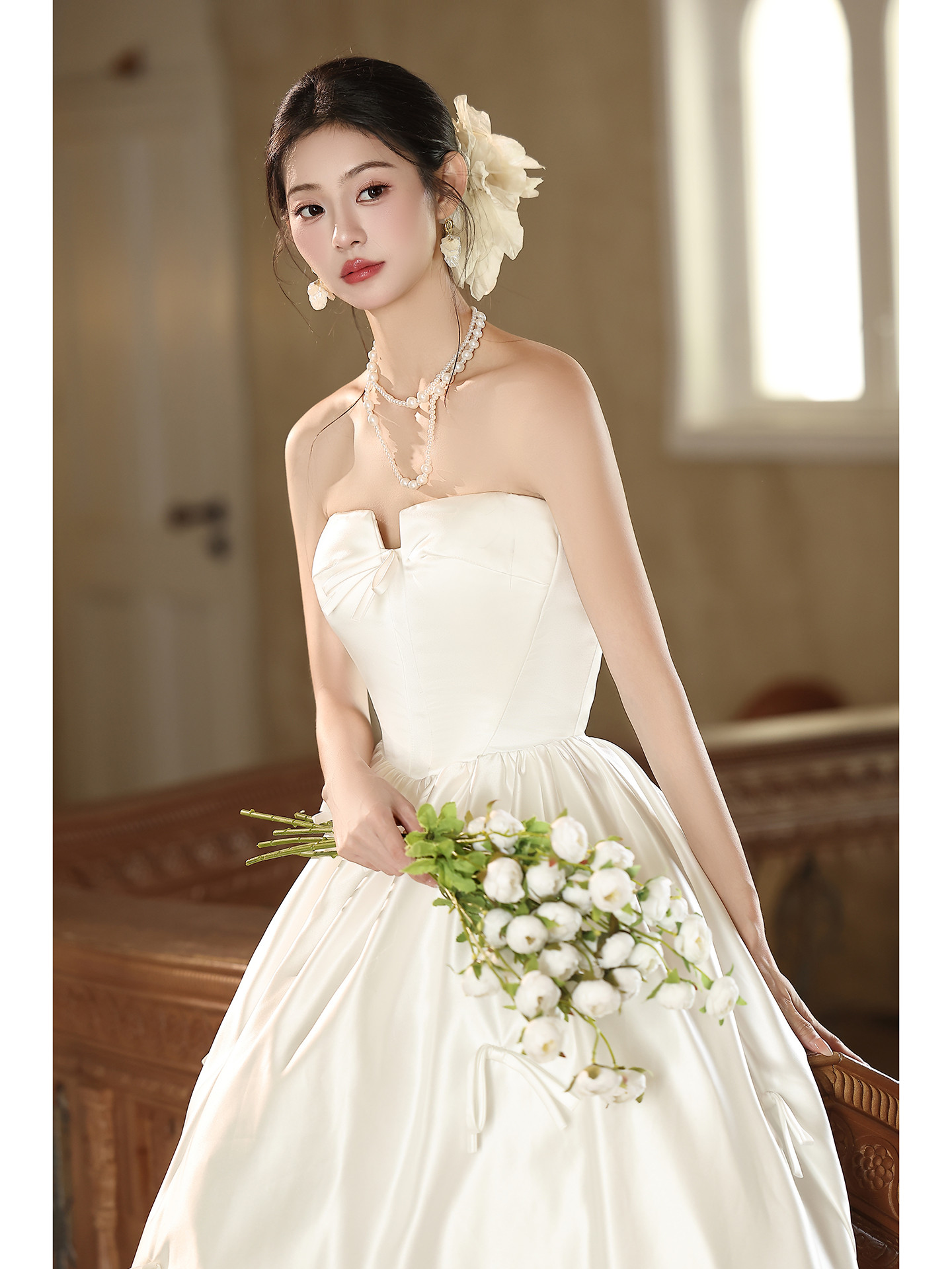 豪華 白 高級感 サテン リボン ウェディングドレス パーティー 結婚式 花嫁 演奏会 前撮り 披露宴 A7010