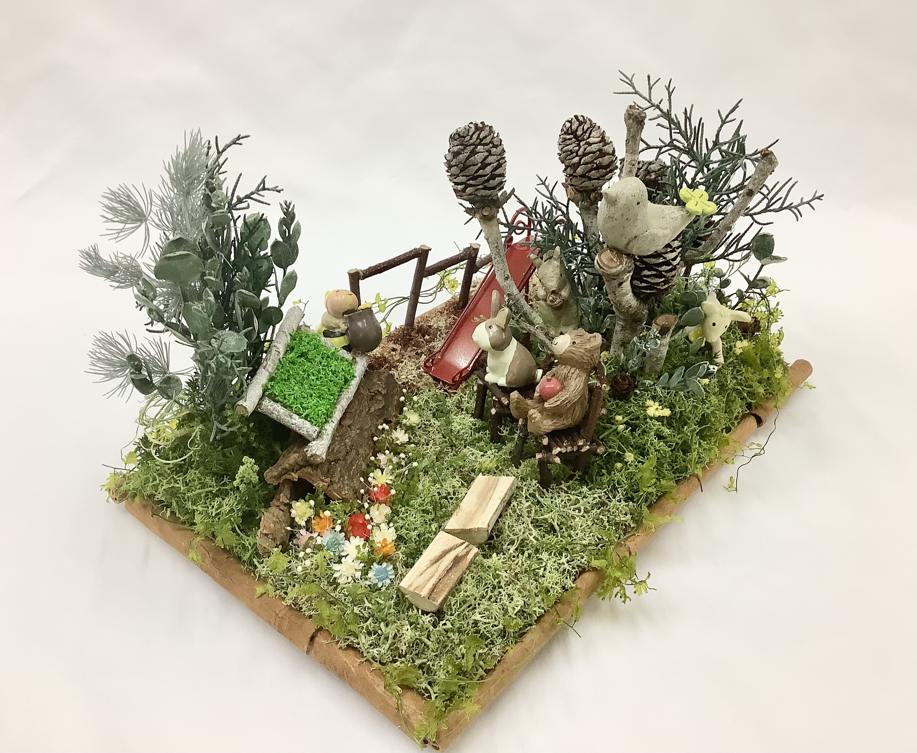 初めての森の動物の学校　みんな寄っといで　メルヘンの世界へようこそ