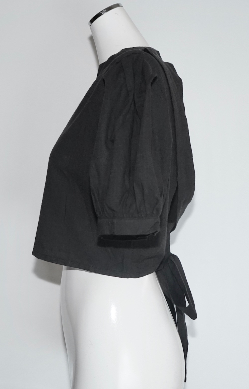 Back Cross Ribbon Puffsleeve Tops（black）