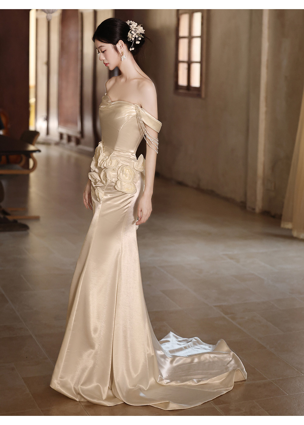 豪華 ベージュ サテン オフショルダー ウェディングドレス 裾引き パーティー 花嫁 演奏会 前撮り 披露宴 A7019