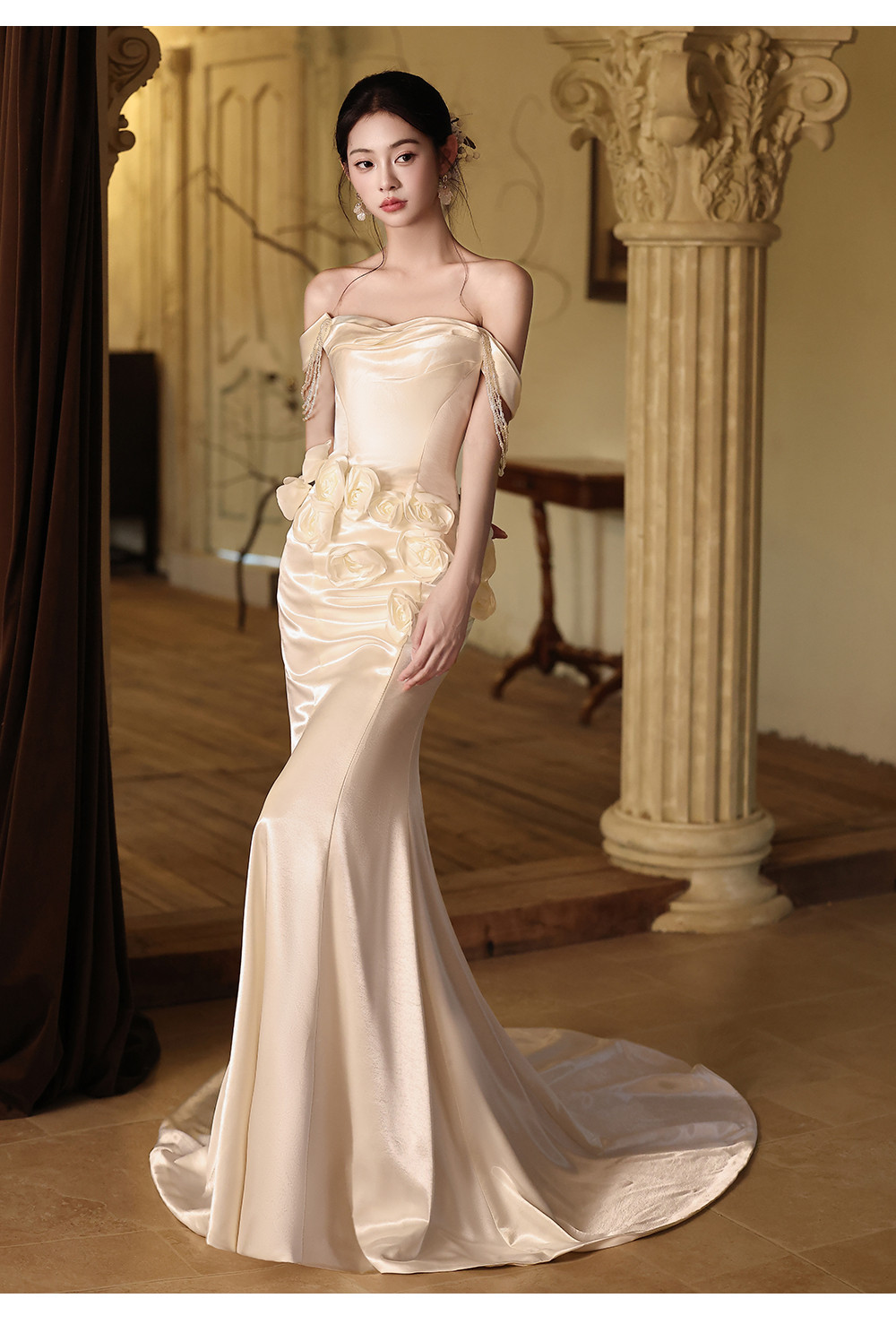 豪華 ベージュ サテン オフショルダー ウェディングドレス 裾引き パーティー 花嫁 演奏会 前撮り 披露宴 A7019