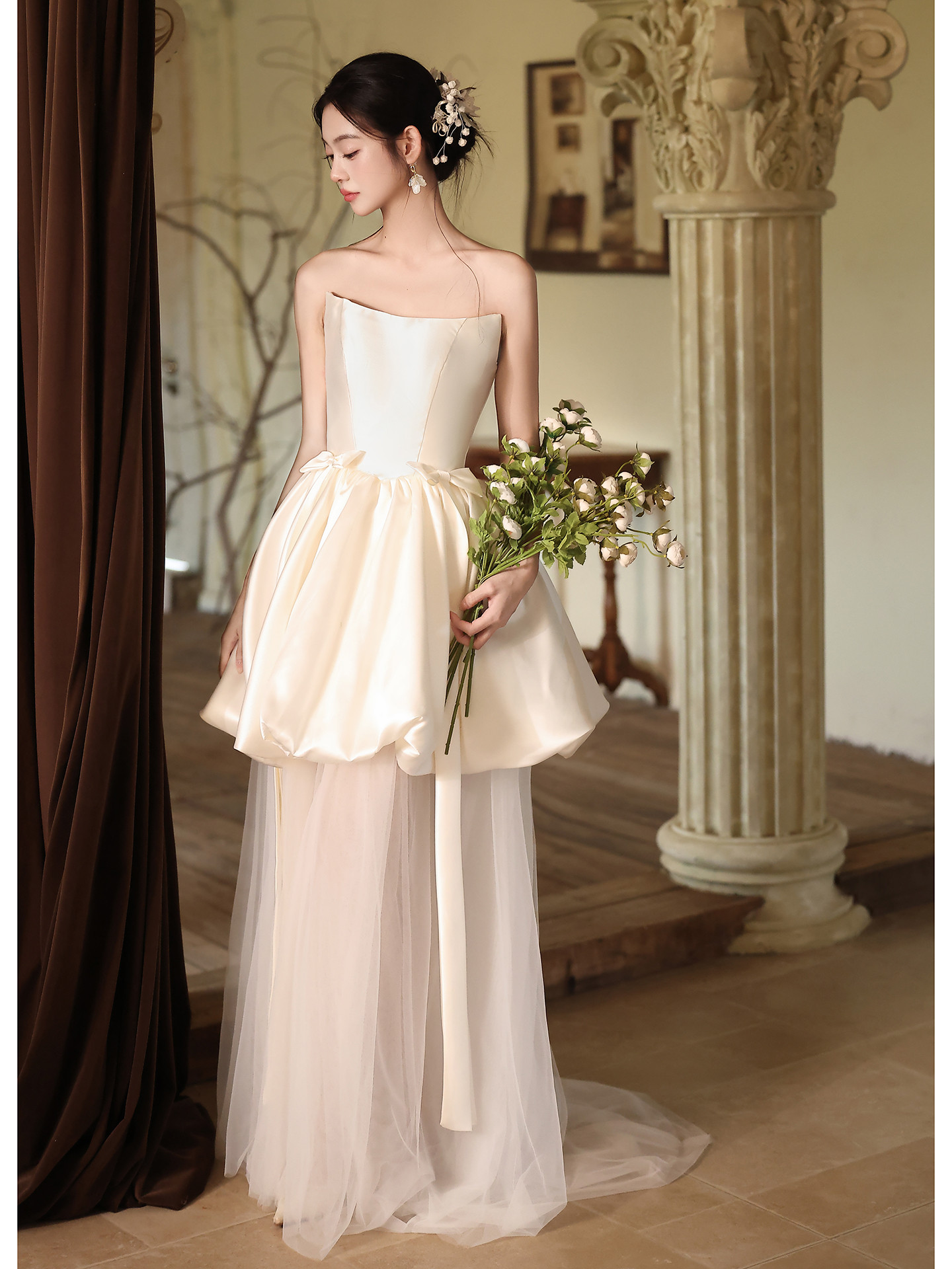豪華 ベージュ オフショルダー ウェディングドレス 裾引き 上品 パーティー 花嫁 演奏会 前撮り 披露宴 A7024