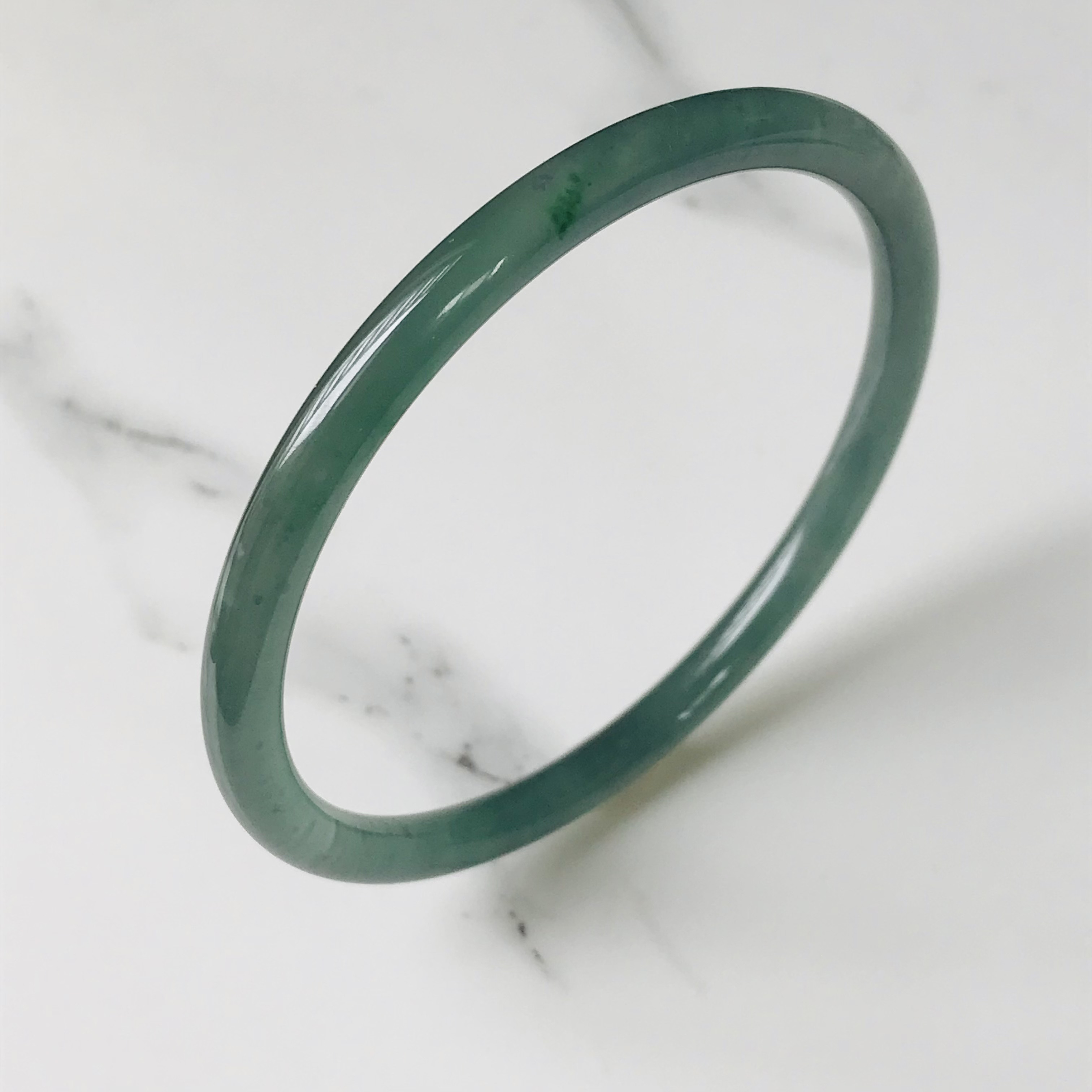 【B800-0207】ジェイド　翡翠　ヒスイ　一点もの　希少　バングル　グアテマラ産　59.9mm