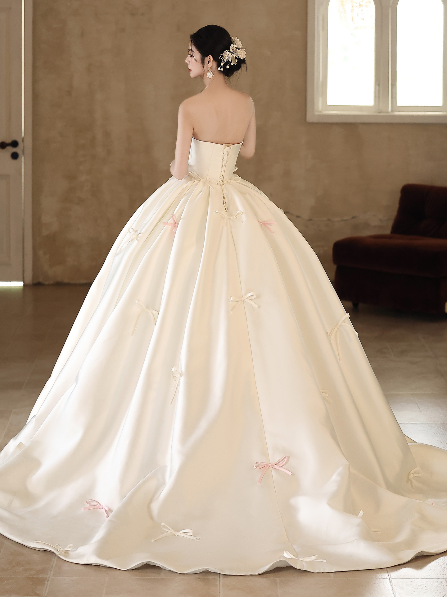 綺麗 白 オフショルダー ウェディングドレス 裾引き パーティー 韓国風 花嫁 演奏会 前撮り 披露宴 A7032