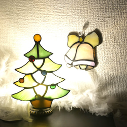 ✴︎:.。光の魔法を纏うステンドグラスのクリスマスリース ✴︎:.｡光の魔法を纏うステンドグラスのクリスマスリース（グリーン