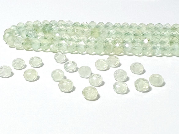 【天然石ボタンカット】宝石質プレナイトAAA　10個　ハンドメイド素材 1枚目の画像