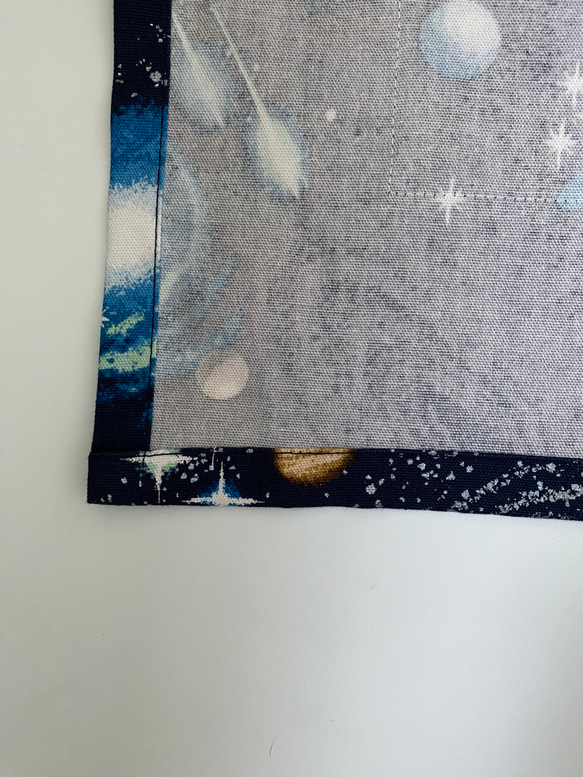 宇宙柄ネイビー☆100〜110こどもエプロン、三角巾、巾着3点セット 5枚目の画像