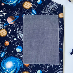 宇宙柄ネイビー☆100〜110こどもエプロン、三角巾、巾着3点セット 3枚目の画像