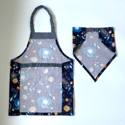 宇宙柄ネイビー☆100〜110こどもエプロン、三角巾、巾着3点セット 4枚目の画像