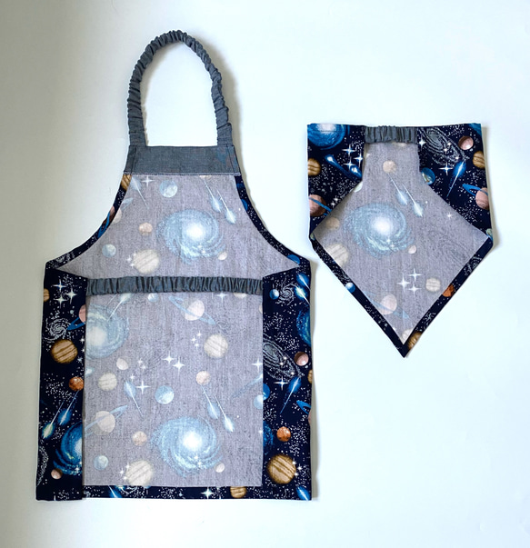 宇宙柄ネイビー☆100〜110こどもエプロン、三角巾、巾着3点セット 4枚目の画像