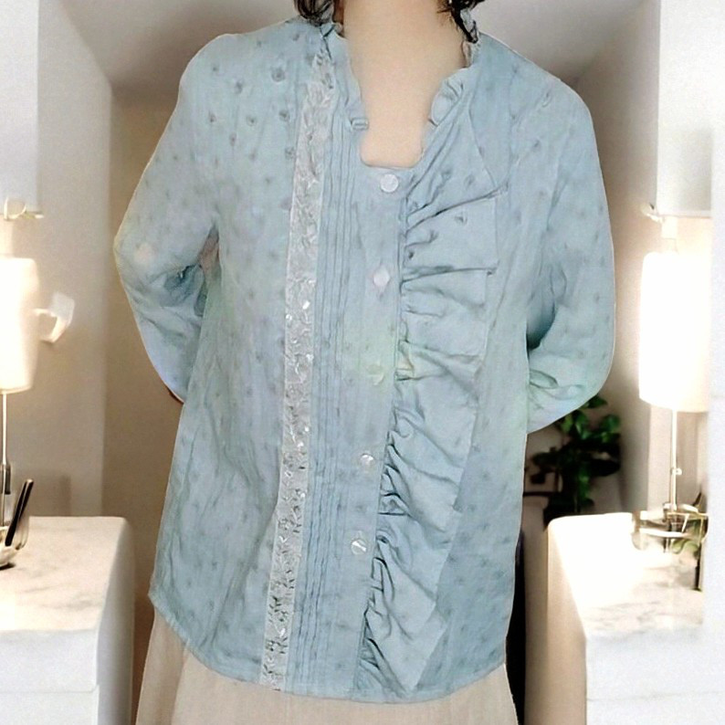 「空に似てる場所」夕焼けブルーのフリルブラウス（ダブルガーゼ生地）