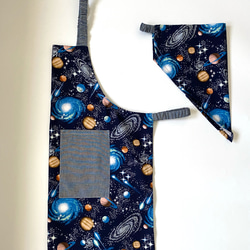 宇宙柄ネイビー☆130〜140こどもエプロン、三角巾、巾着3点セット　 2枚目の画像