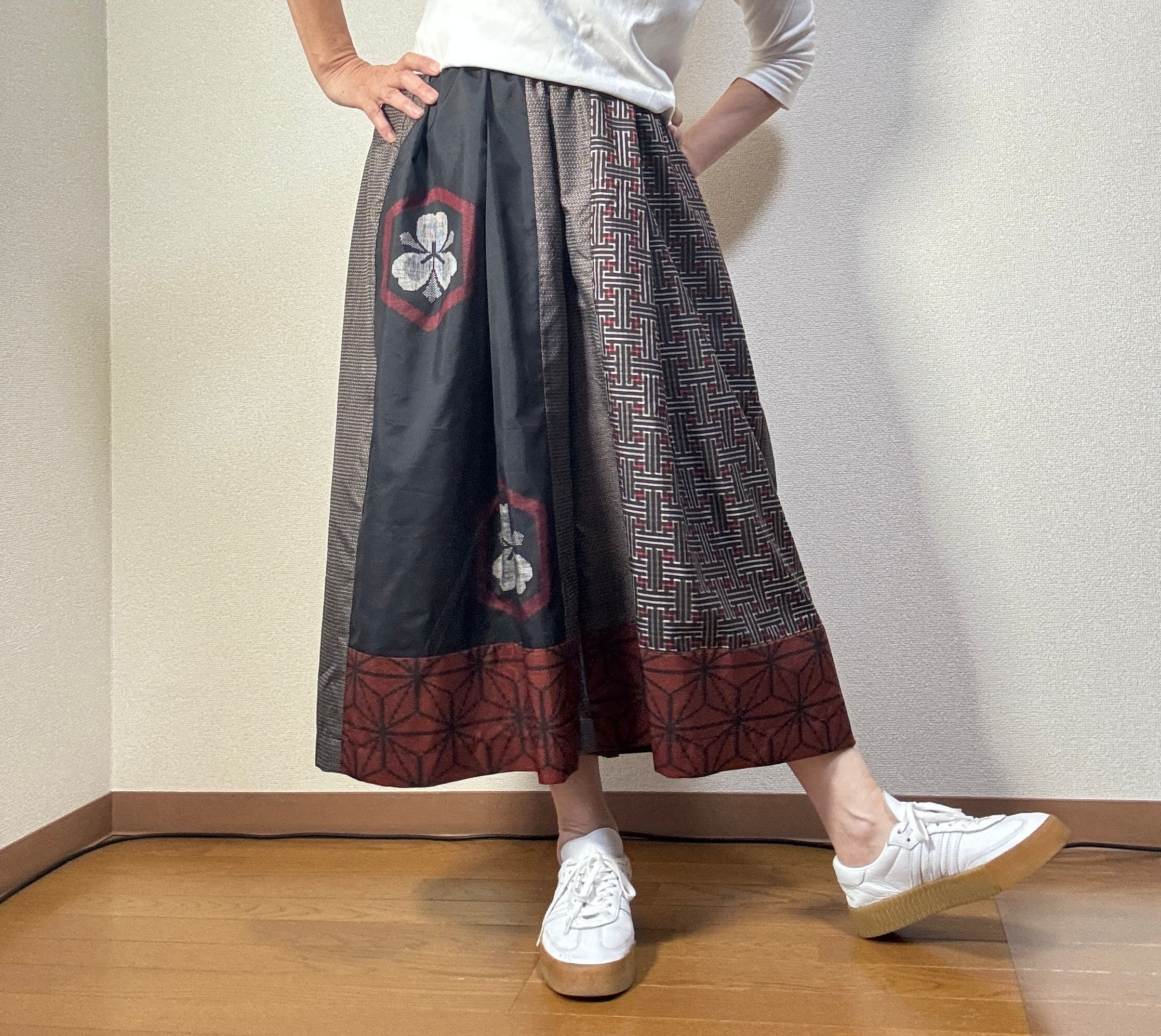 アンティーク大島紬のガウチョパンツ　茶赤秋名バラ　きものリメイク