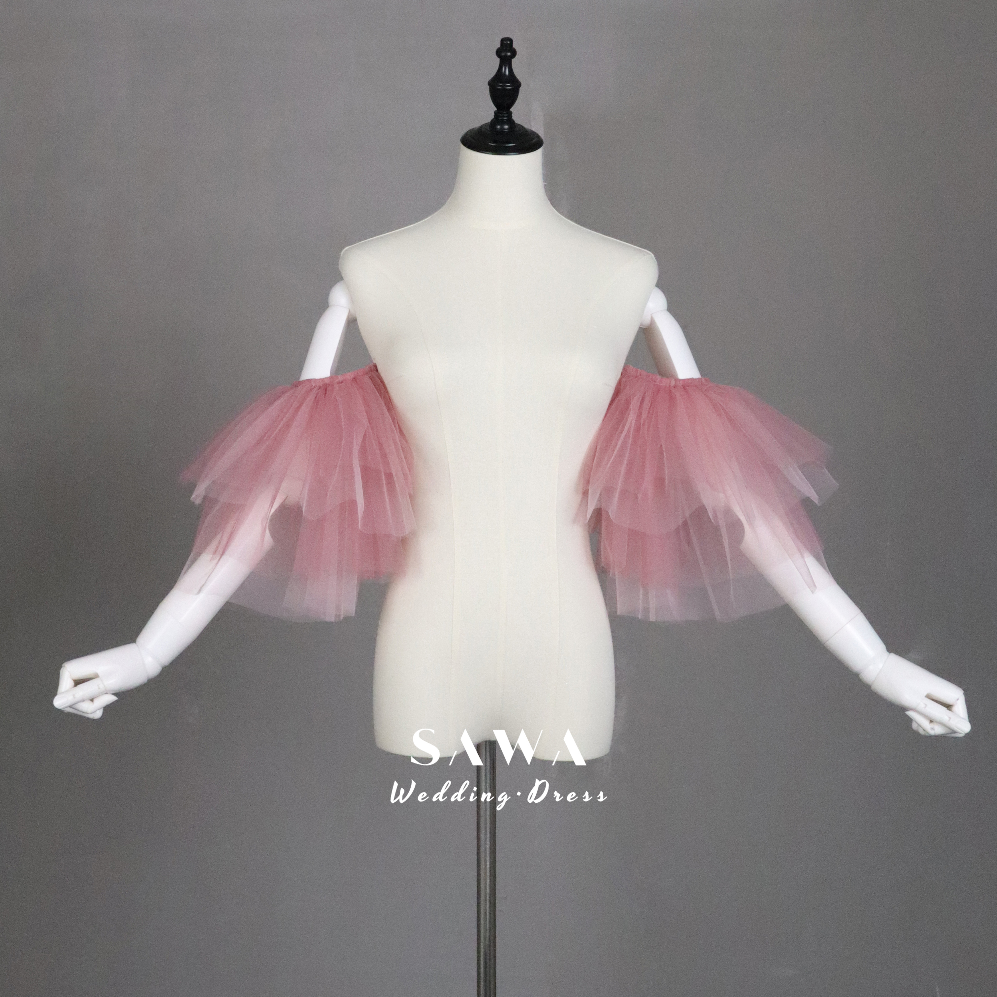 送料無料　パフスリーブ　ローズ色　可愛いピンク　取り外し可能お袖　多層ふんわりチュール　お色直し　二の腕を隠せる結婚式