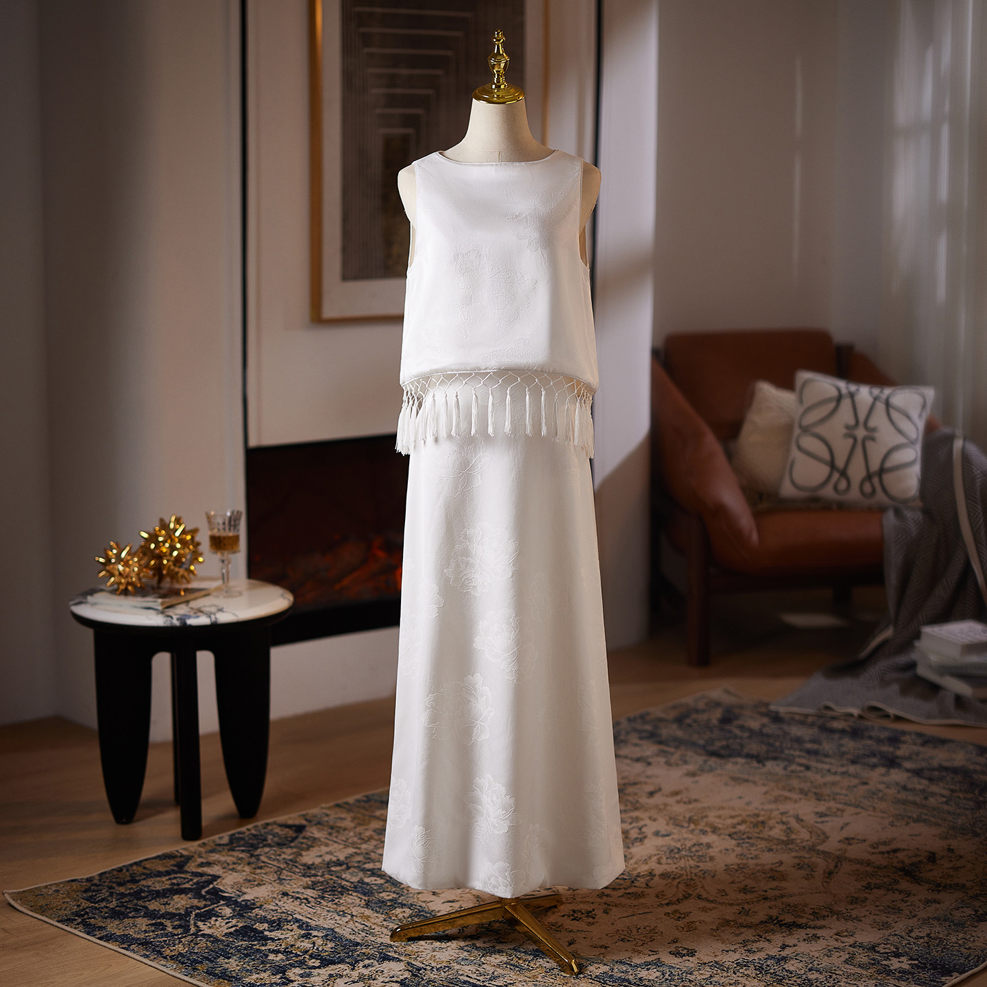 綺麗 白 サテン ノースリーブ ウェディングドレス シンプル パーティー 花嫁 演奏会 前撮り 披露宴 A7074