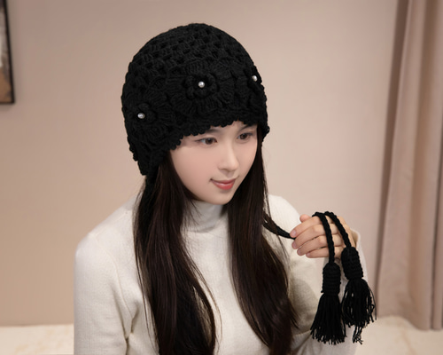 手編み【Lady's】オシャレな手編み（二重編み） フリンジ付き帽