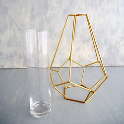 幾何学型ゴールドワイヤーフラワーベースsetピンクッション・ツルウメモドキ・風船唐綿・エニシダの和風ナチュラルアレンジ 4枚目の画像