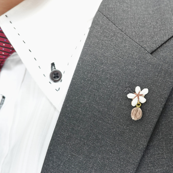 つまみ細工「コーヒーのピンバッジ」～にしみのおやさいクレヨン～ 3枚目の画像