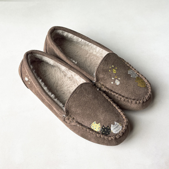 ★new 2025年モデル★あったかボアの水玉柄モカシンシューズ「にゃんモカ」ネコ！秋冬シューズ 2E【受注制作】 4枚目の画像