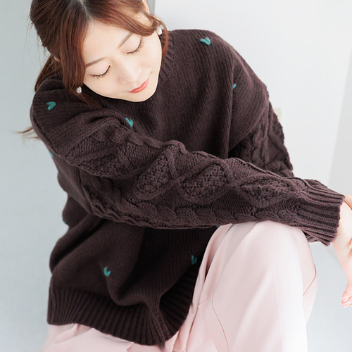 AW新作】良いとこどりな大人可愛い映えニット ケーブル編みニット