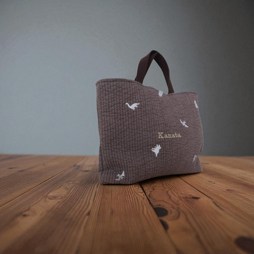 高見えするダイナソーブラウン入園入学セット。名入れでお子様だけの