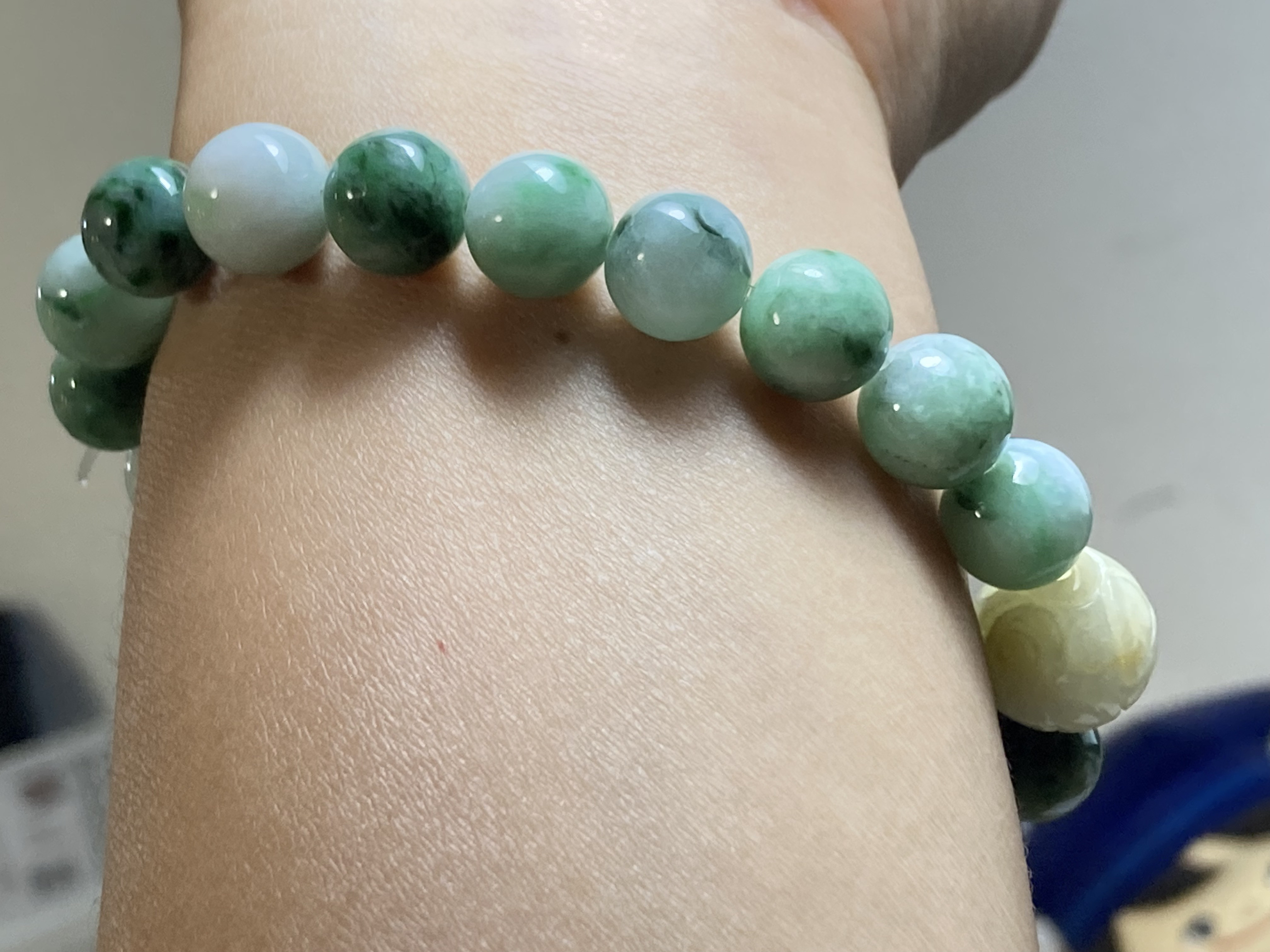 BR7-45 花緑10.0mm 彫り花珠 ミャンマー産 天然 A貨 本翡翠 ブレスレット