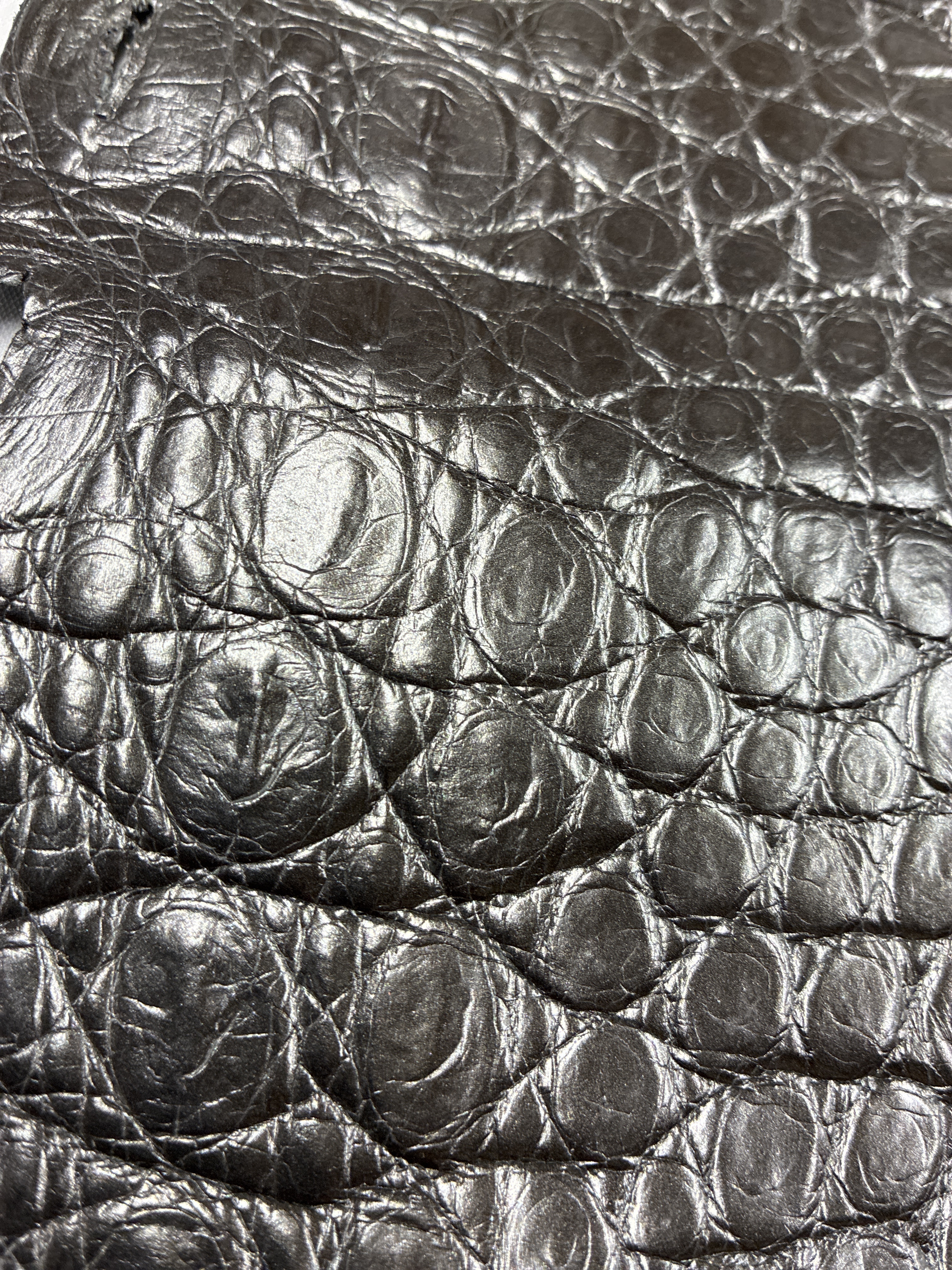 ♪レア商品♪ クロコダイル ワニ革 メタリックブラック_C80