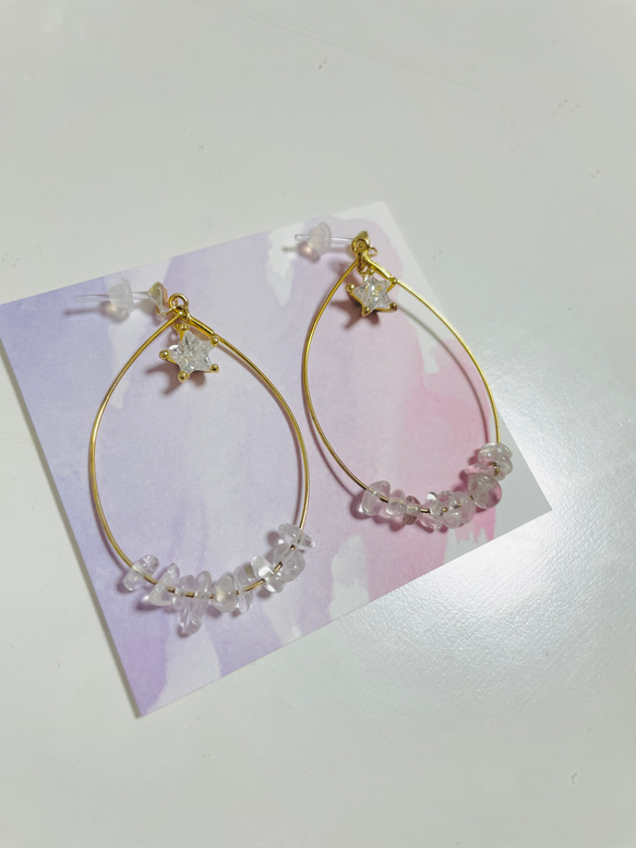 【一点物シリーズvol.10 樹脂ピアス】ビジューの輪っかピアス 1枚目の画像