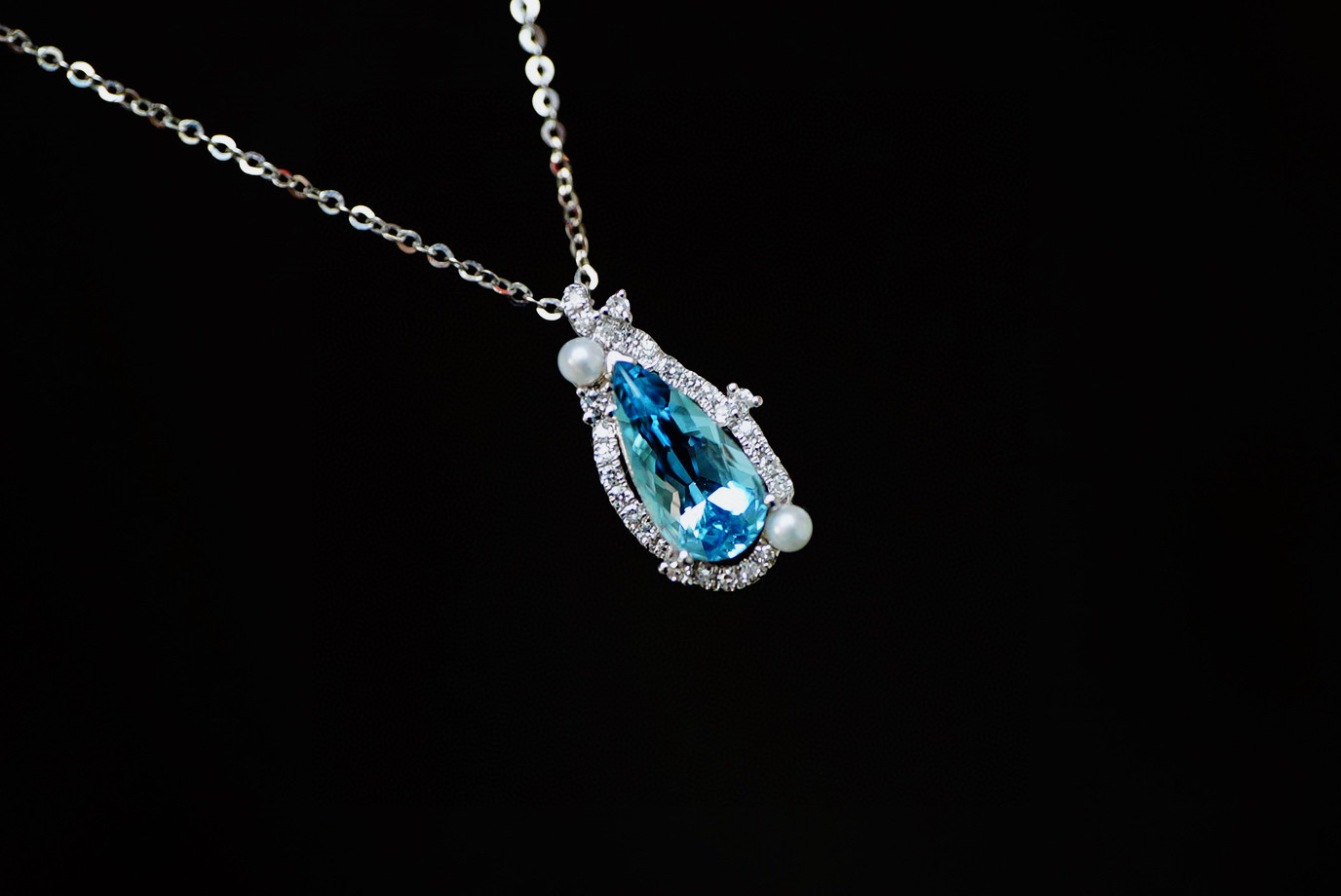 「サンタマリア」K18  天然サンタマリアアクアマリン　天然ダイヤモンド　水宝玉 3月誕生石　幸福・富・聡明　ペンダント