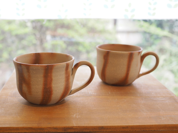 スープカップにも！たっぷりのめる備前マグカップ（緋だすき） 3枚目の画像