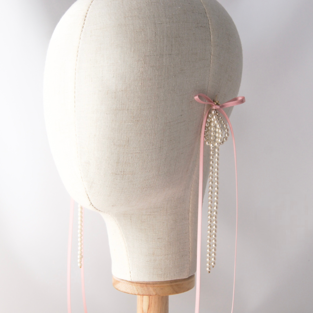 サテンパールリボン【くすみピンク】イヤリング/ピアス　ウェディング　ブライダルアクセサリー　結婚式お呼ばれ　リボン