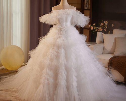 【専用】オフショルダー ウェディングドレス　オフホワイト　7号 専用】オフショルダー ウェディングドレス オフホワイト 7号 - メルカリ