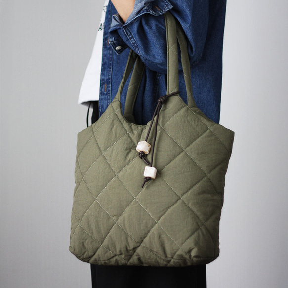 ■パファートート A4が入る キルティング キルト  エアリー 軽い  秋冬バッグ ショルダー かるいかばん B-385 2枚目の画像