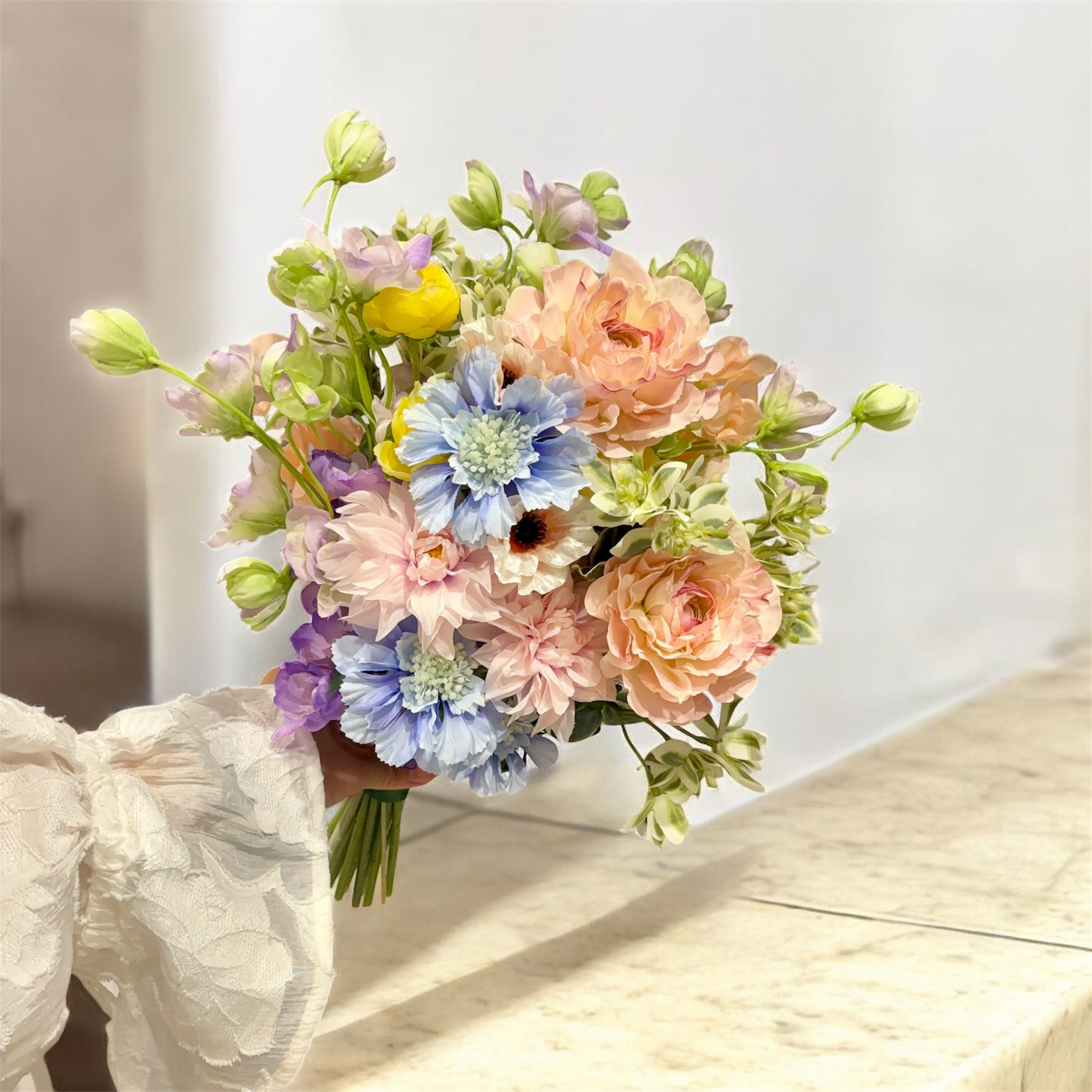 カラフルなウェディングブーケ　造花　ブーケ　ウェディング