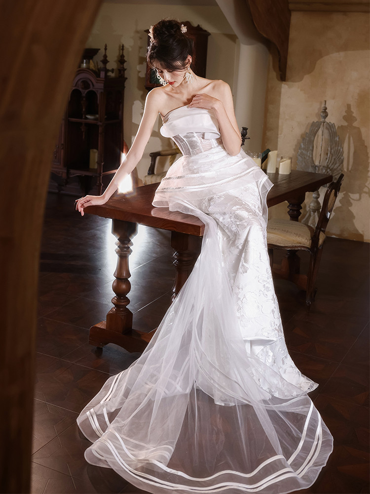 綺麗 白 レース 長袖 ウェディングドレス パーティー プリンセス 高級感 結婚式 花嫁 前撮り 披露宴 A7126