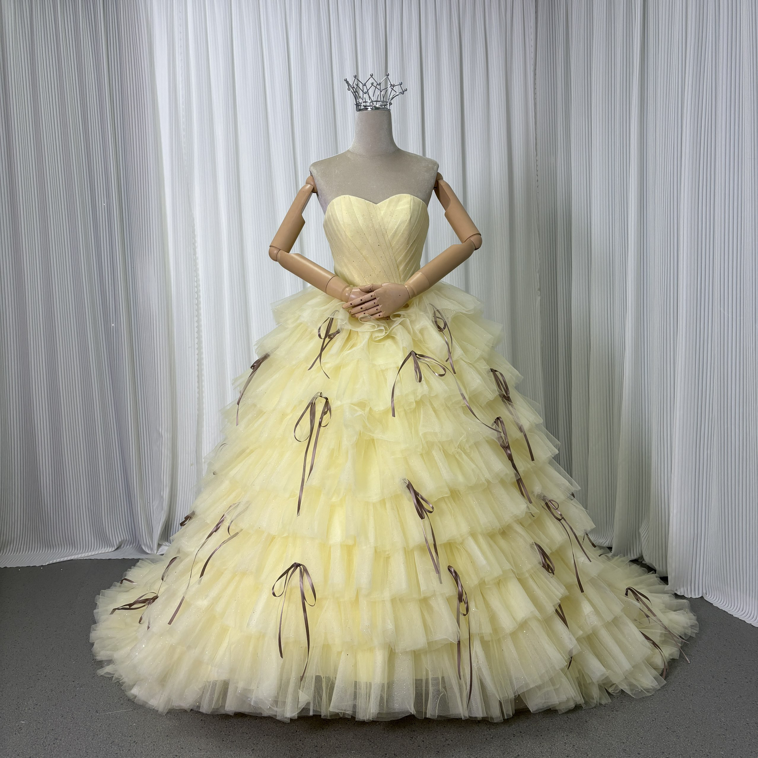 送料無料！カラードレス イエロー ベアトップ キラキラグリッターチュール リボン 編み上げ 結婚式 ブライダル 可愛い