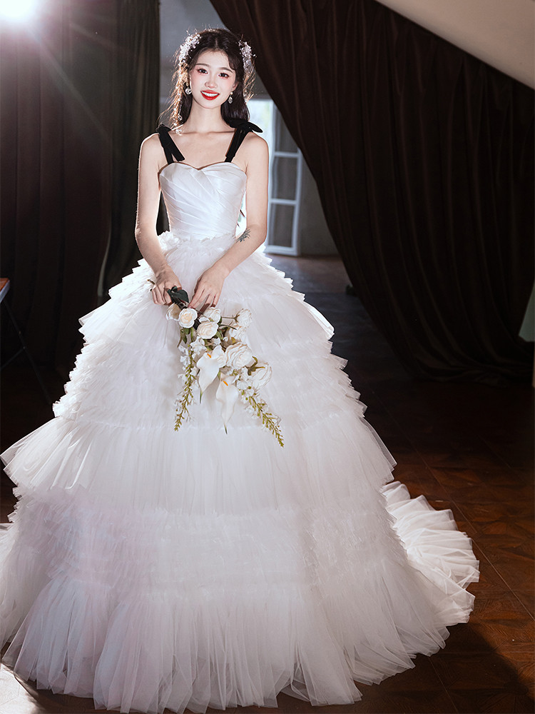 綺麗 白 ふわふわ ノースリーブ ウェディングドレス パーティー 裾引き 結婚式 花嫁 前撮り 披露宴 A7135