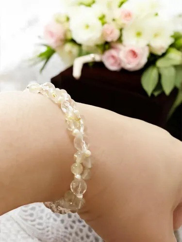 【新登場♪】【送料無料】豊かさととっても仲良しなルチルクォーツさんを、女性らしく美しく身に着けられるブレスレットさん♪