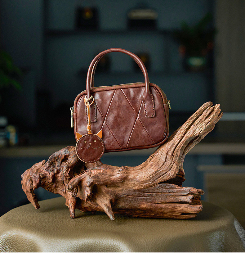 ころんと可愛いミニボストン｜本革ボウリングバッグ・ヴィンテージレザー