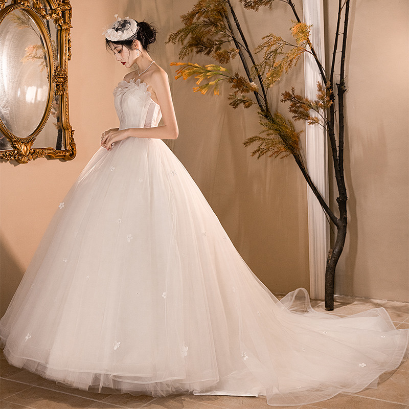 綺麗 白 ふわふわ ノースリーブ ウェディングドレス 裾引き パーティー 結婚式 花嫁 前撮り 披露宴 A7141